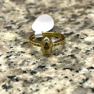 Cleopatra Gold Ring with Clear Stones Sz. 6